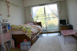 机といすは引取ってます。