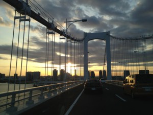 朝焼けのレインボーブリッジ